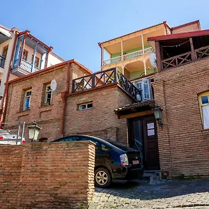 https://anzori-house.alltbilisihotels.com